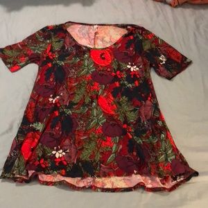 Lularoe medium perfect tee